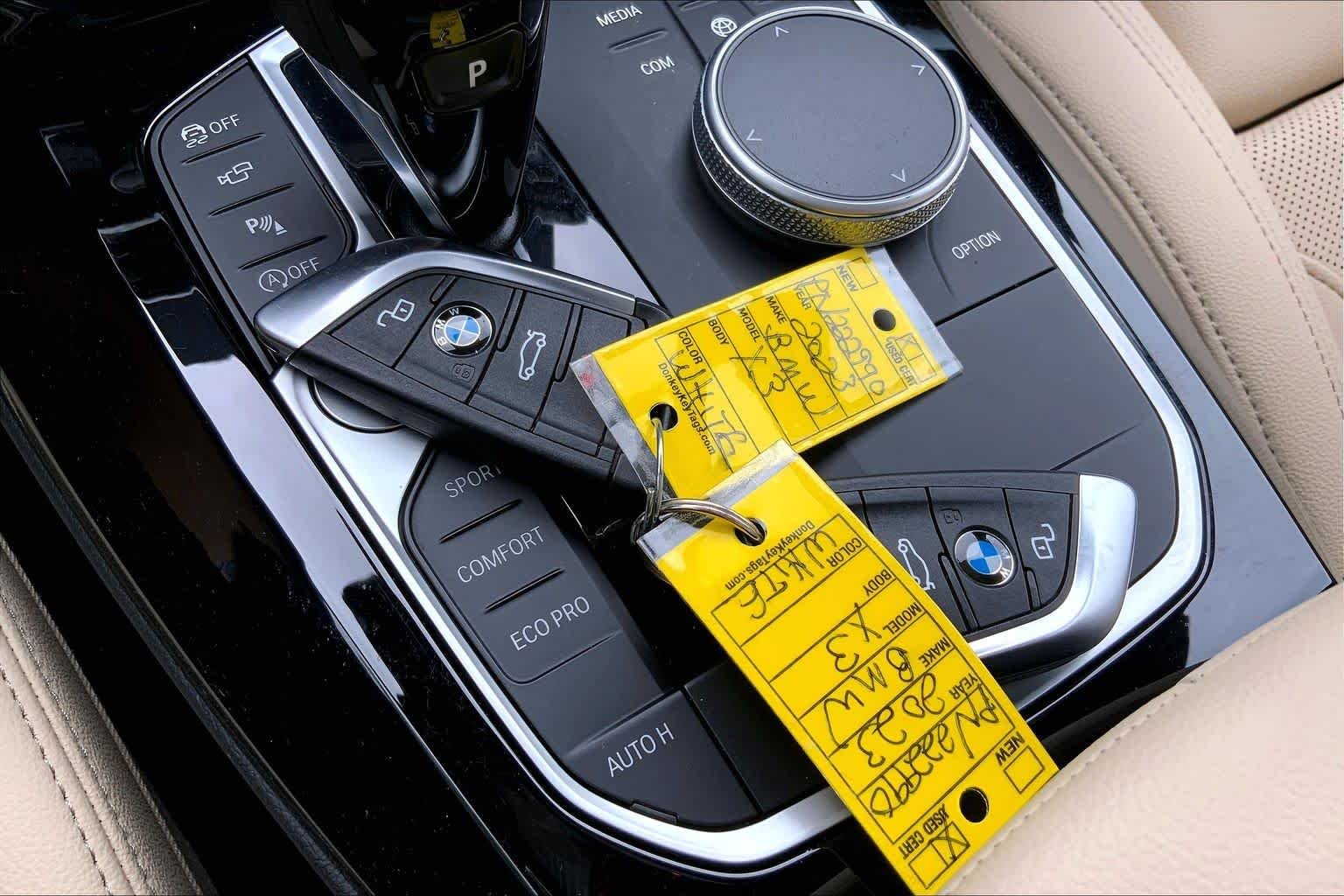 Used 2023 Alpine White BMW sDrive30i image 15