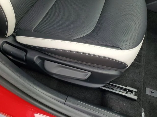 2025 Kia K4 GT-Line Turbo - Photo 33