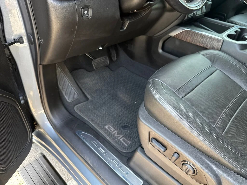 Used 2022 Gray GMC Denali image 18