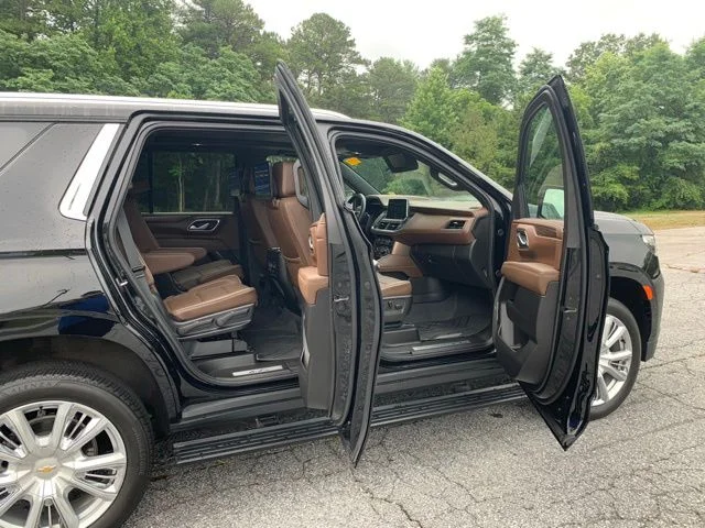 Used 2024 Black Chevrolet High Country image 11