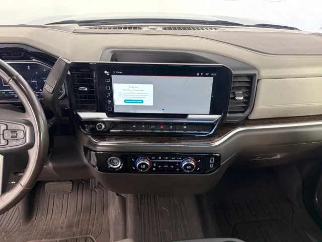 Used 2024  GMC SLE image 28