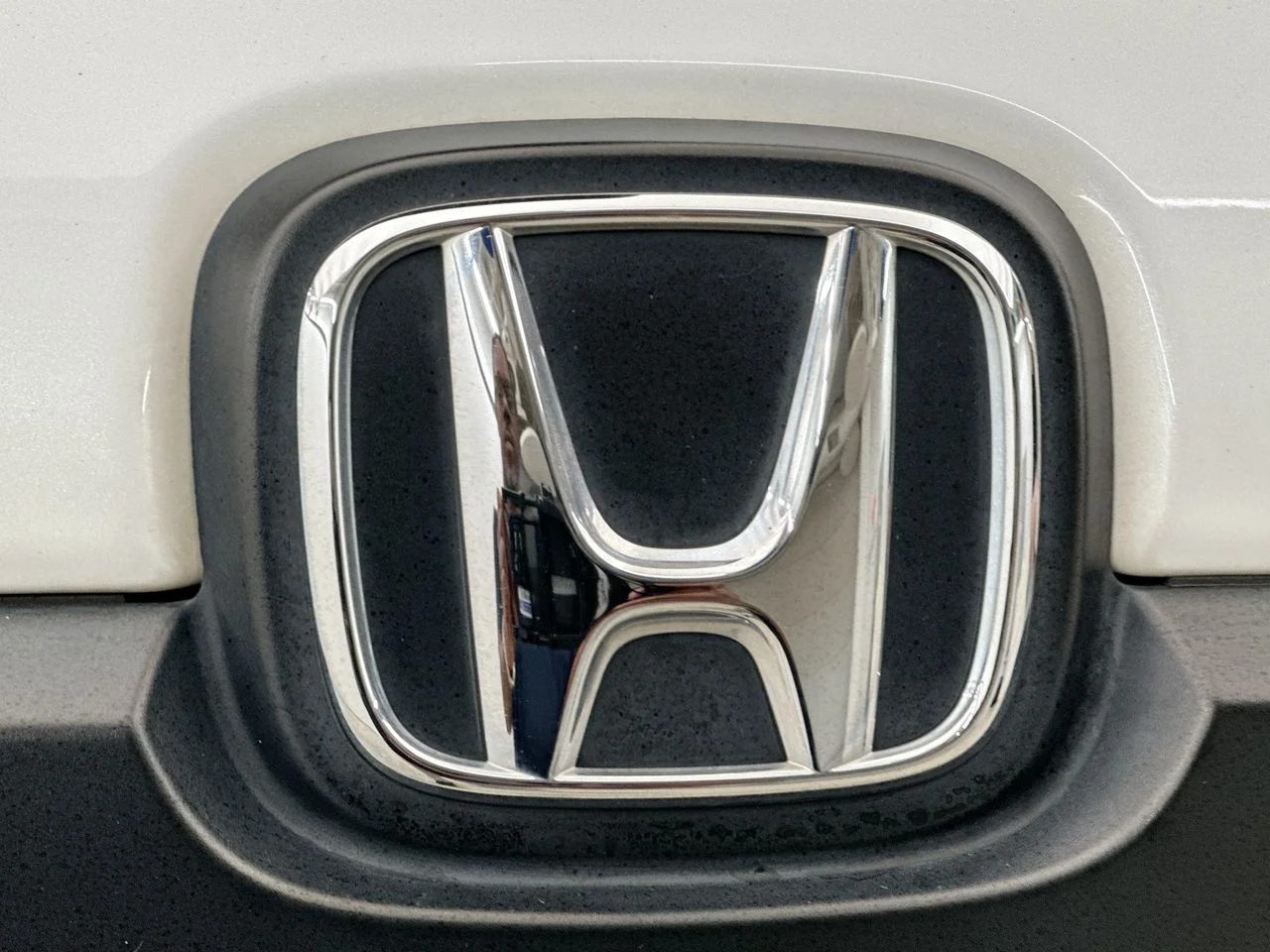 Used 2021 White Honda EX-L image 40
