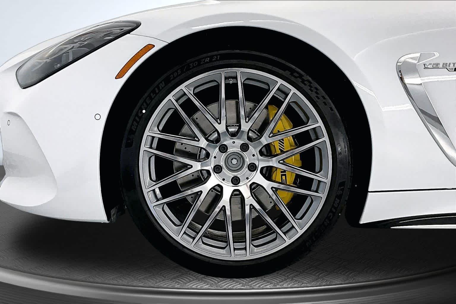 New 2026 MANUFAKTUR Moonlight White Metallic Mercedes-Benz AMG® GT 55 Coupe image 8