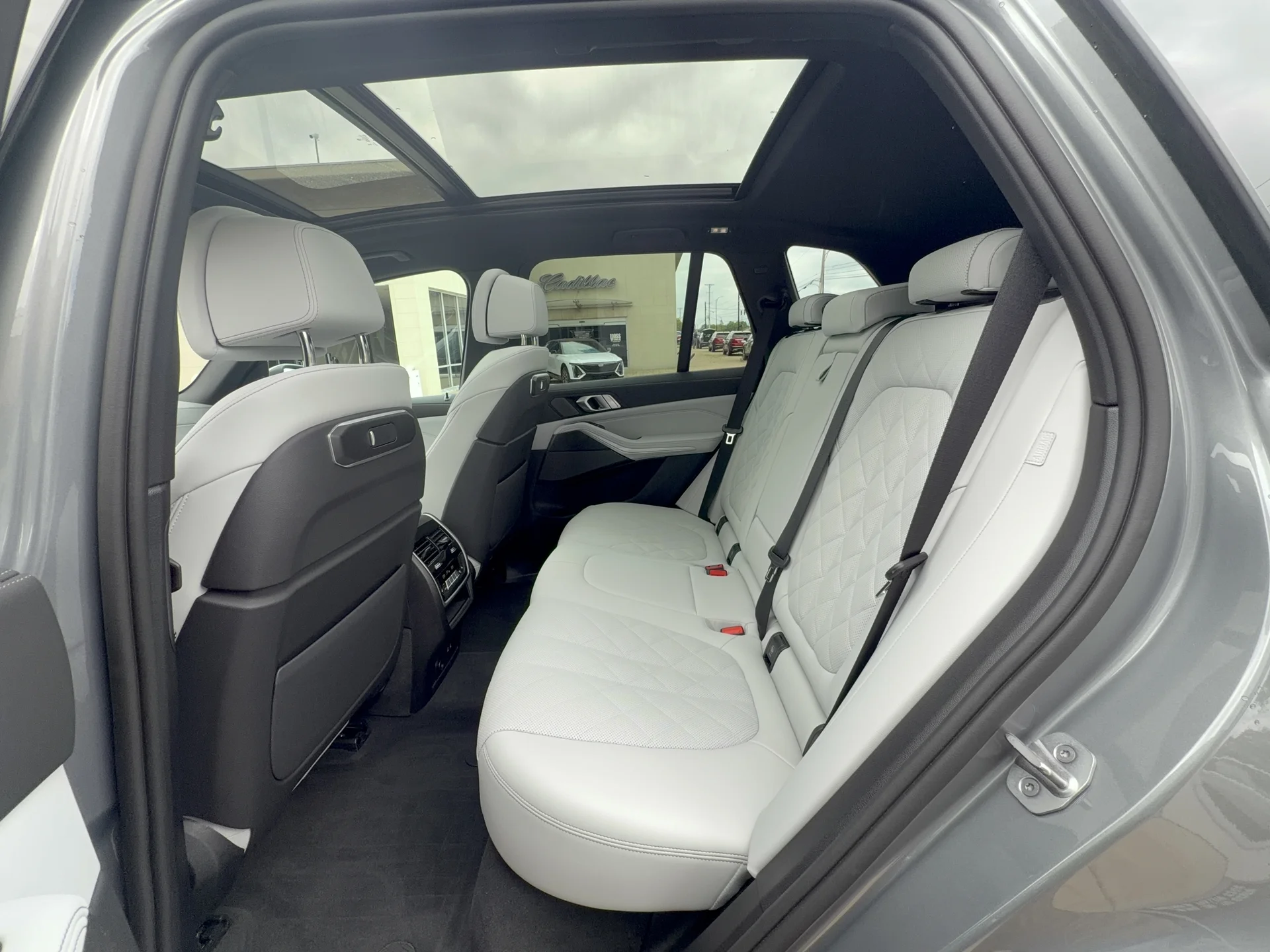 New 2026 Skyscraper Grey Metallic BMW xDrive40i image 27