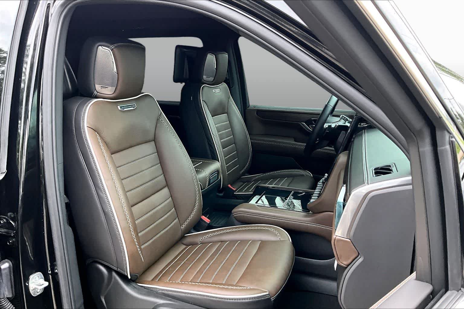 Used 2025 Onyx Black GMC Denali Ultimate image 9