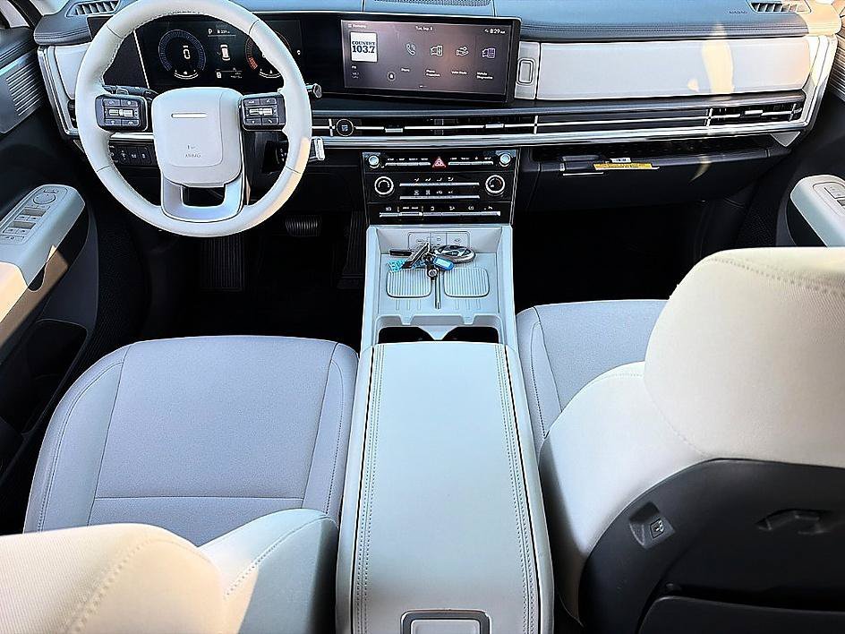 Used 2025 Serenity White Hyundai SE image 8