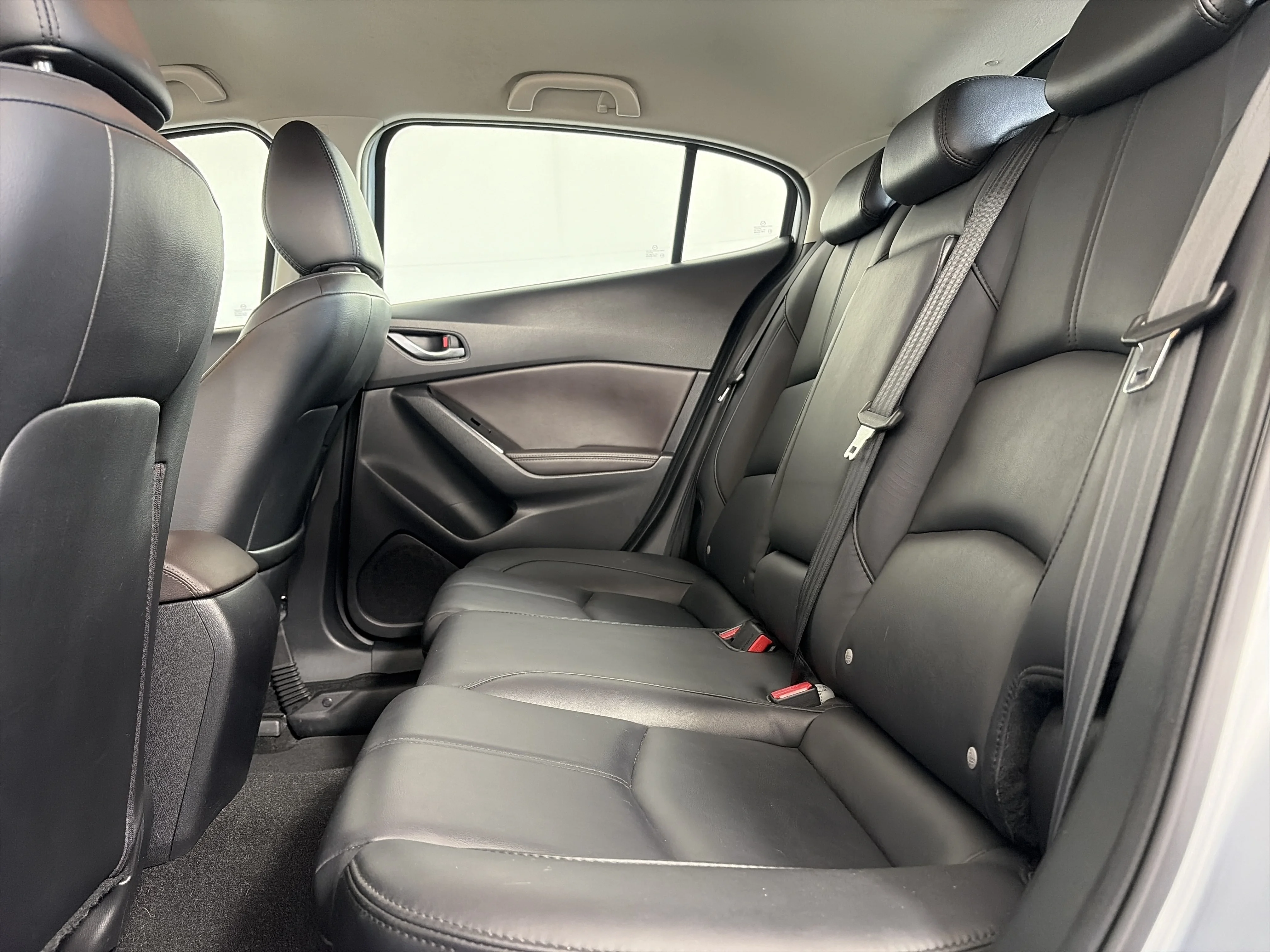 Used 2018 Sonic Silver Metallic Mazda Touring image 8