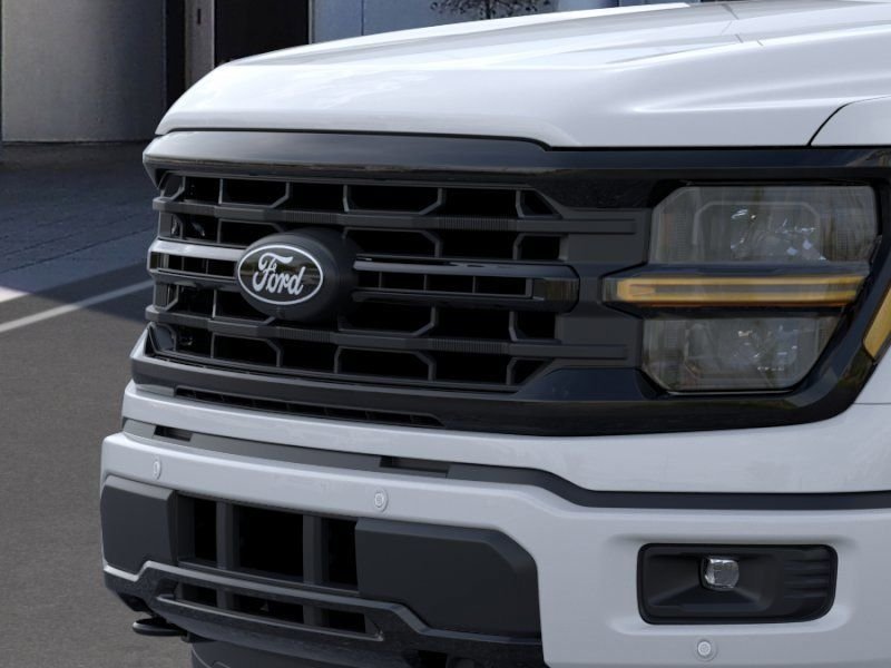 New 2026 Oxford White Ford XLT image 17