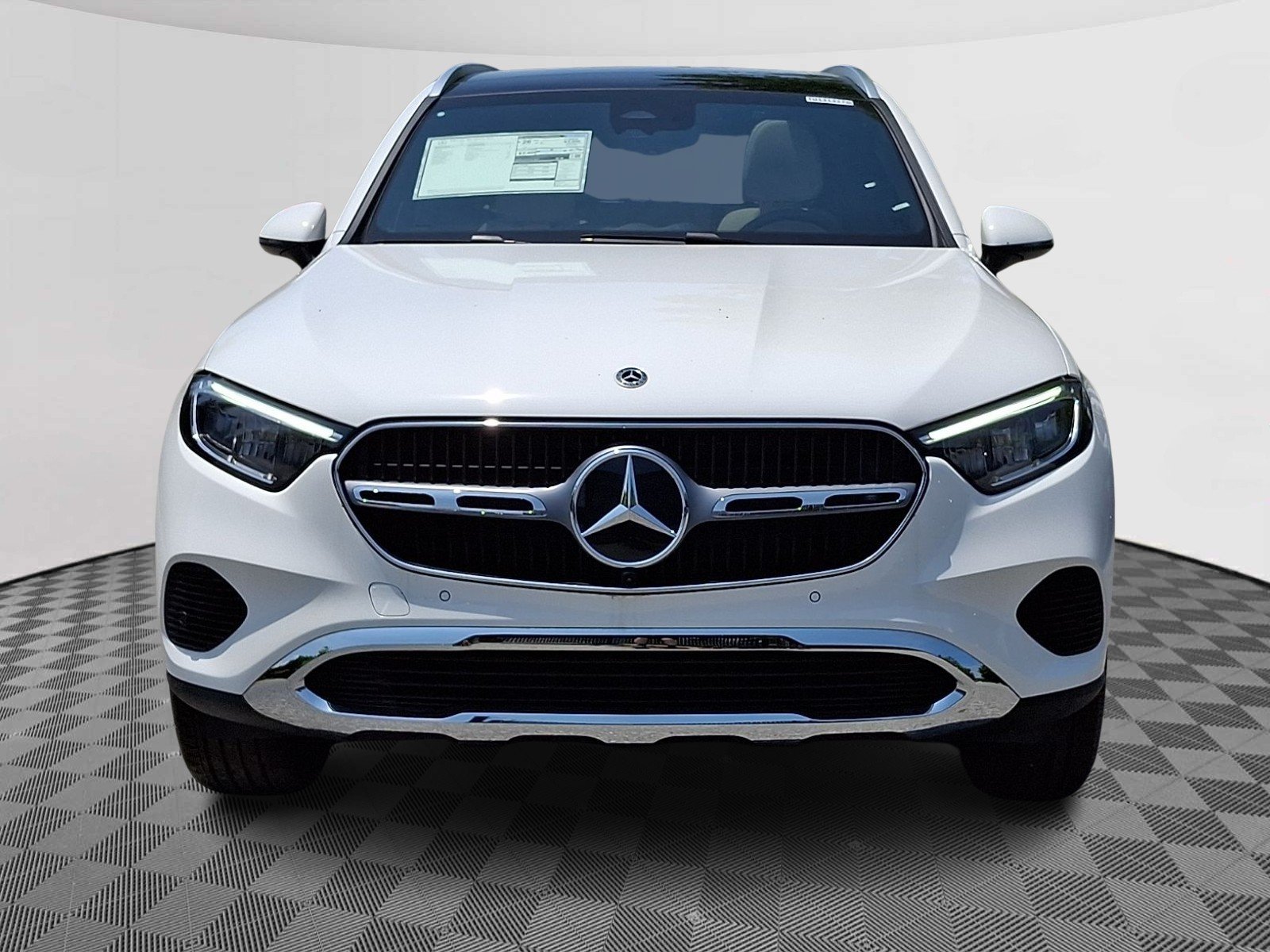 New 2026 Polar White Mercedes-Benz GLC 300 image 2