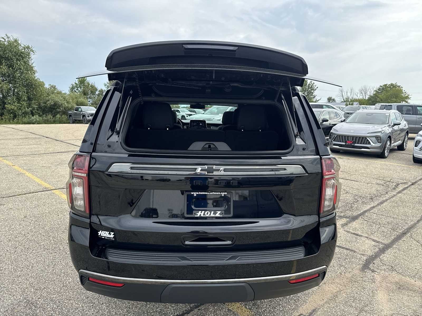 2021 Chevrolet Tahoe Z71 - Photo 8