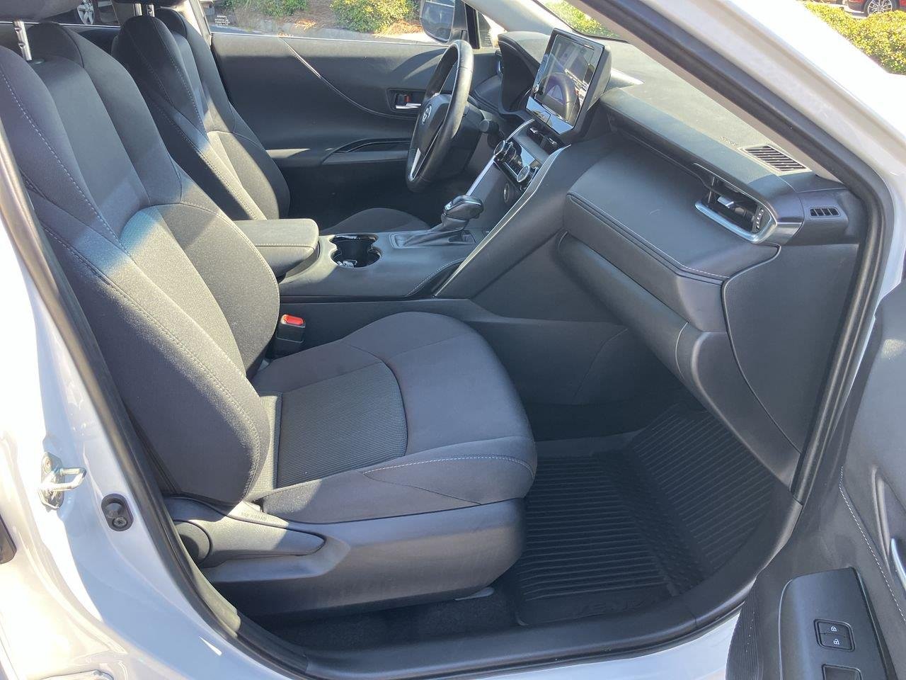 Used 2024 White (Wind Chill Pearl) Toyota LE AWD image 32