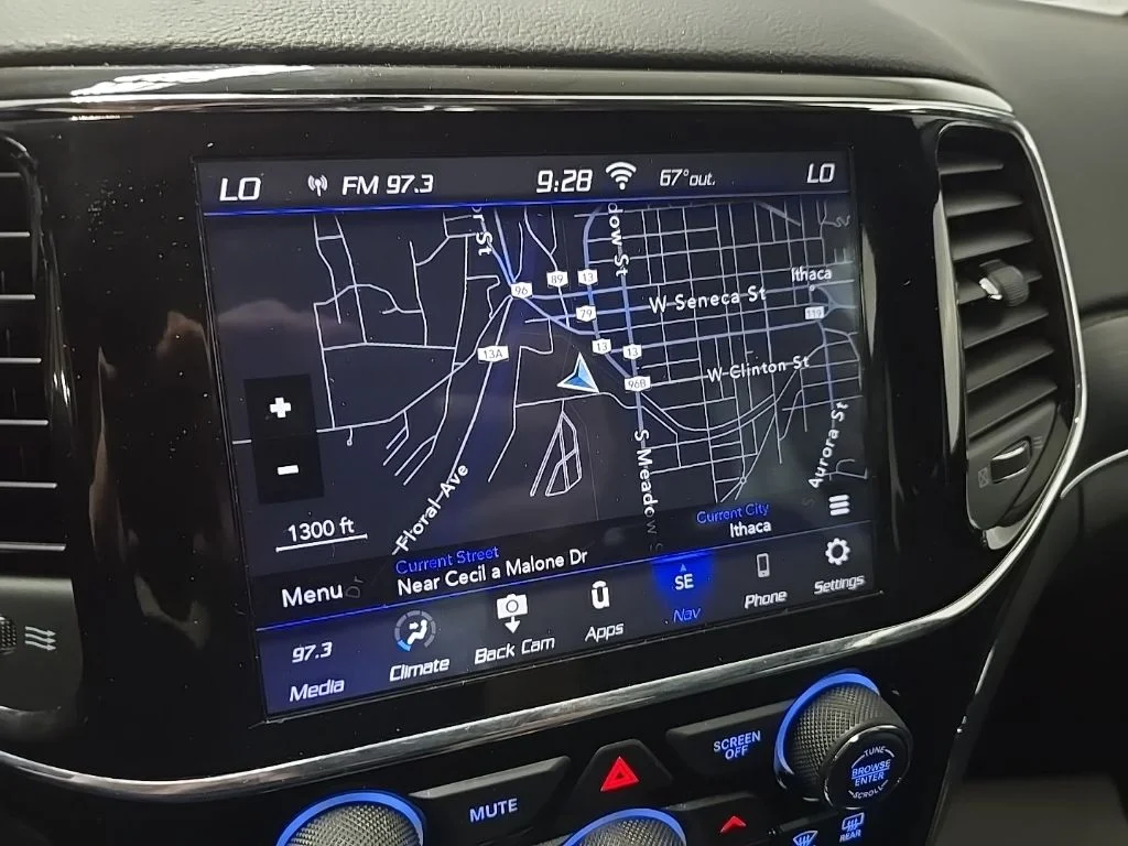 Used 2020 Gray Jeep Limited image 25