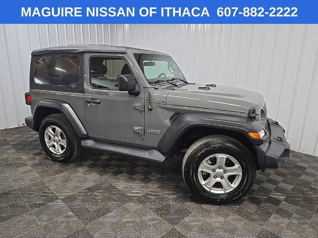 Used 2019 Gray Jeep Sport S image 1