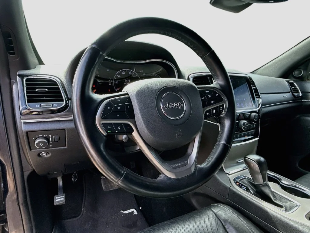 Used 2021 Gray Jeep Limited image 13