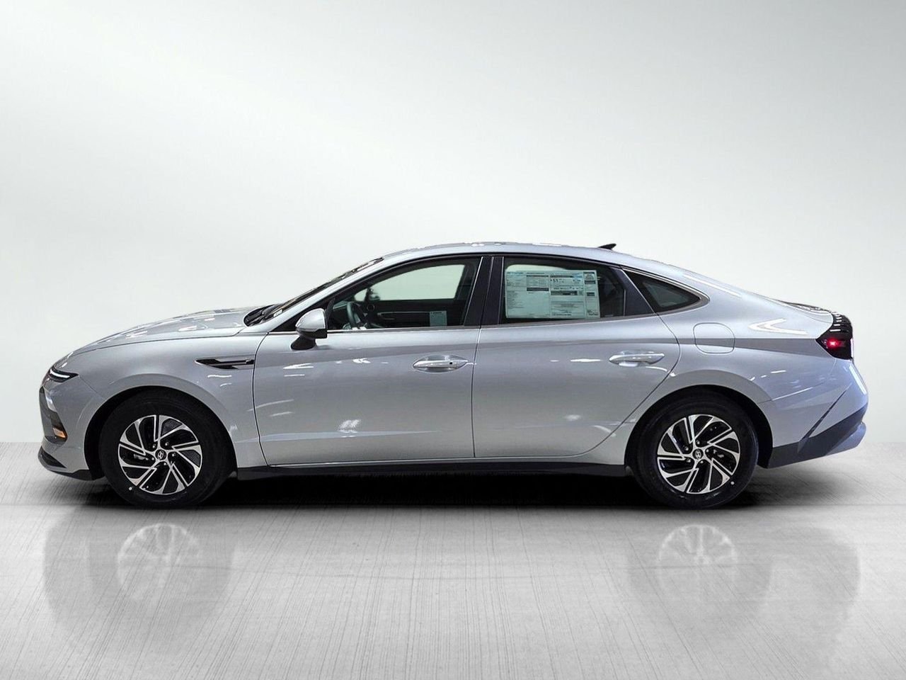 New 2026 Aero Silver Hyundai Blue image 4
