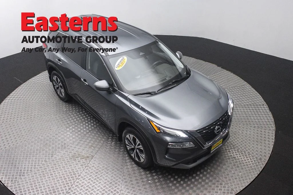 Used 2023 Gray Nissan SV image 3