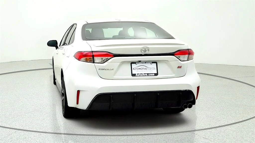 Used 2024 Wind Chill Pearl Toyota SE CVT image 6