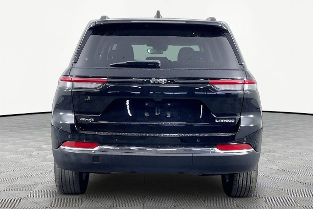 Used 2023 Black Jeep Laredo image 5