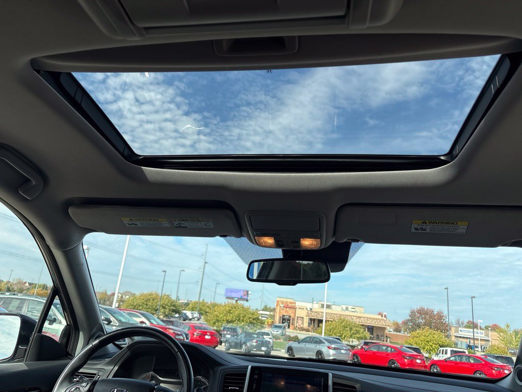 Used 2016 Blue Honda Touring image 38