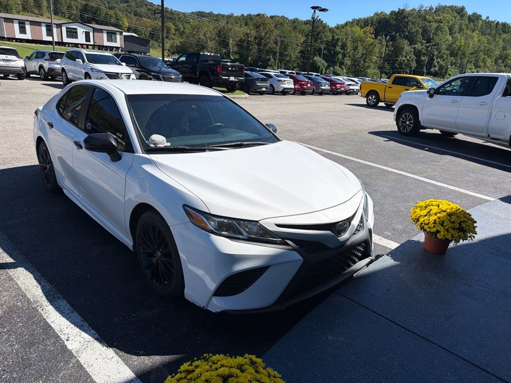 Used 2020 White Toyota SE Nightshade image 4