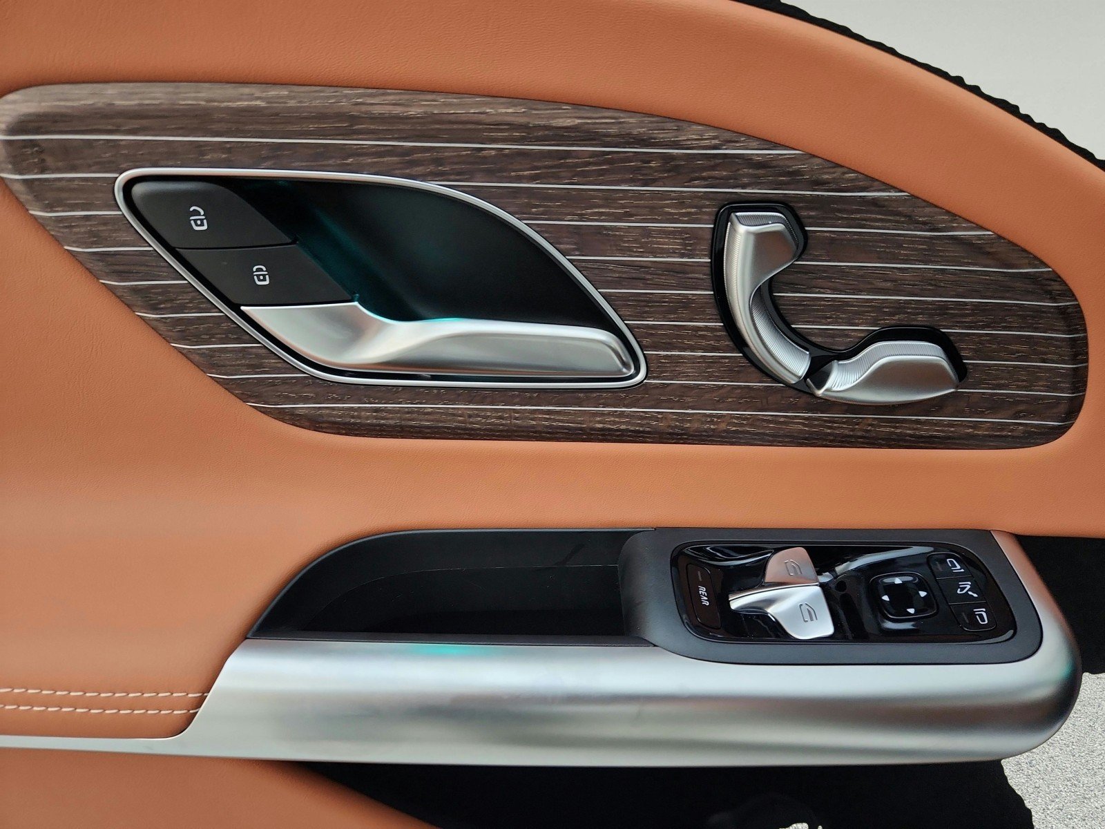 New 2027 Polar White Mercedes-Benz CLA 220 Hybrid FWD image 21