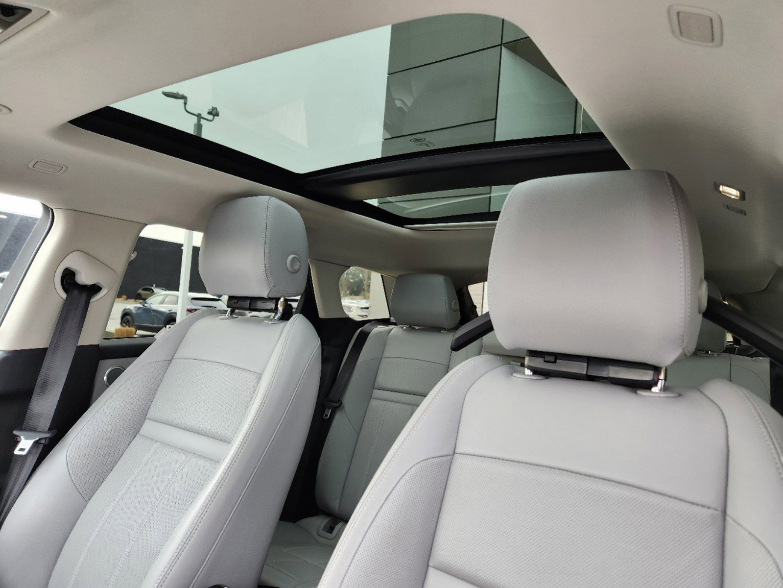 Certified Used 2024 Fuji White Land Rover S image 12
