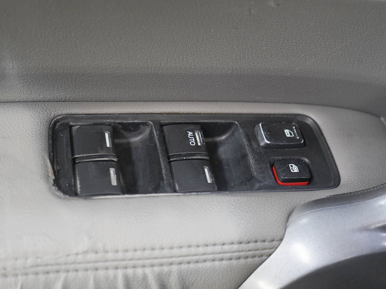 Used 2008 Silver Honda EX-L image 20