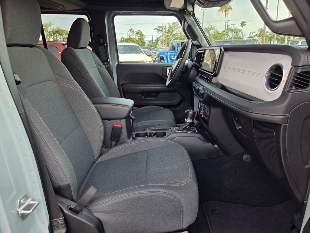 Used 2024 Gray Jeep Sahara image 17