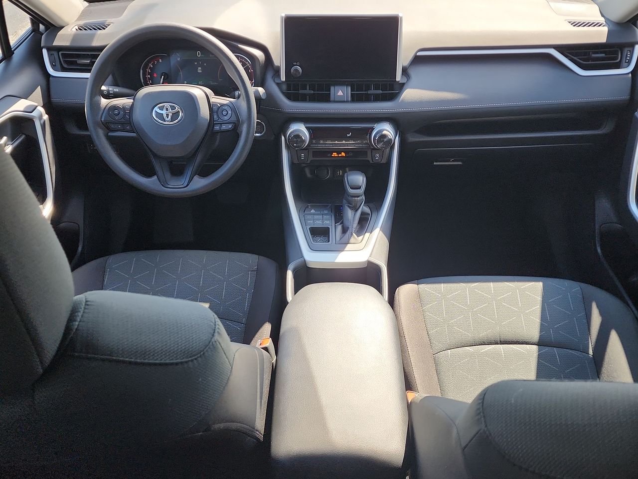 Used 2025 Silver Sky Metallic Toyota XLE image 20