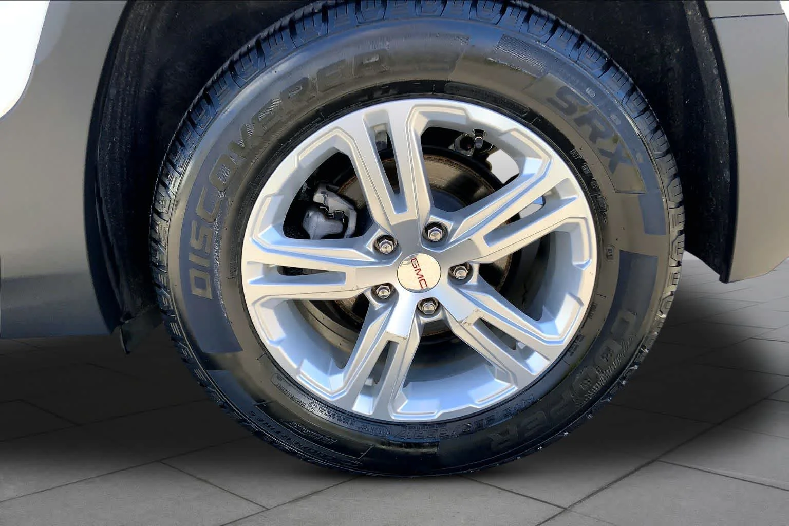 Used 2019 Summit White GMC SLE image 11
