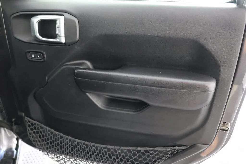 Used 2018 Gray Jeep Unlimited Sport S image 27