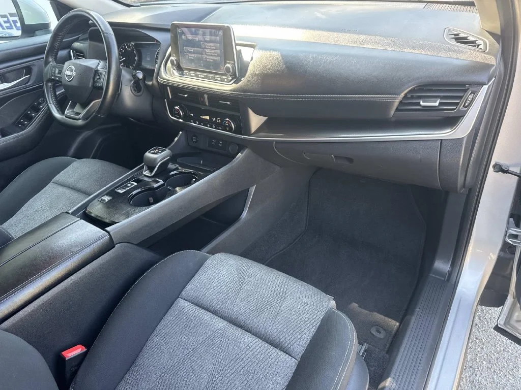 Used 2025 Silver Nissan SV image 23