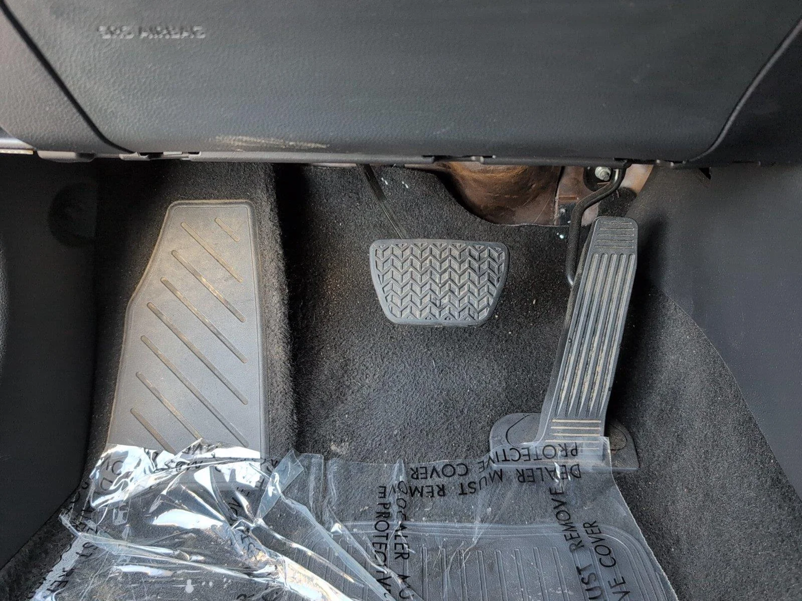 Used 2024 Magnetic Gray Metallic Toyota XLE image 28