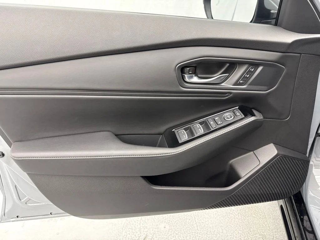 New 2026 Urban Gray Pearl Honda Touring image 18