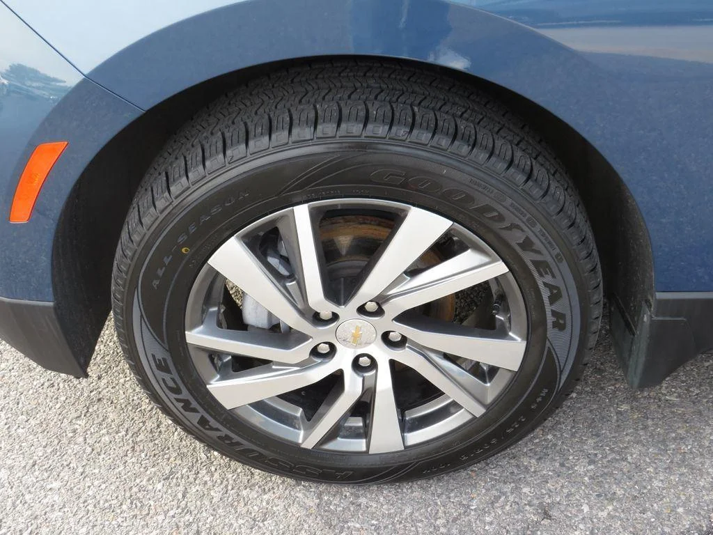 Used 2024 Lakeshore Blue Metallic Chevrolet Premier image 11