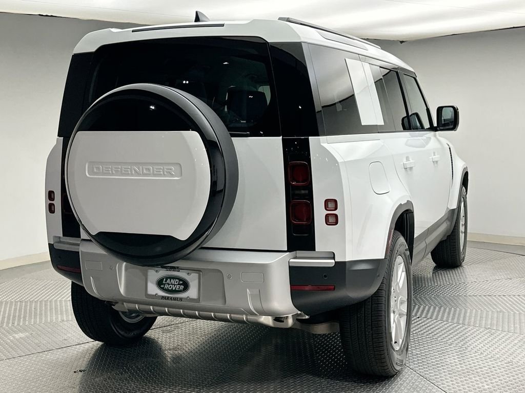 Used 2025 Fuji White Land Rover S image 3