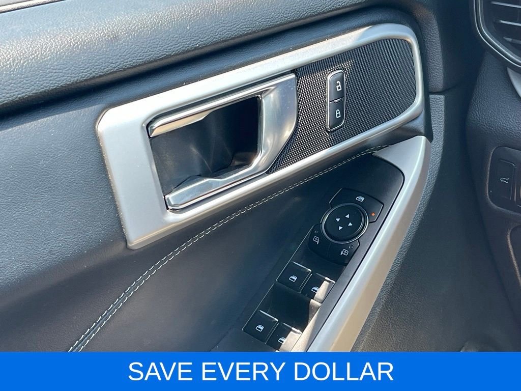 Used 2024 Silver Ford XLT image 16