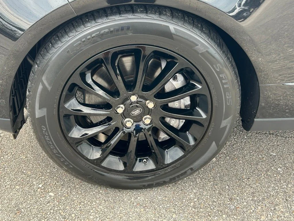 Used 2020 Santorini Black Land Rover HSE image 16