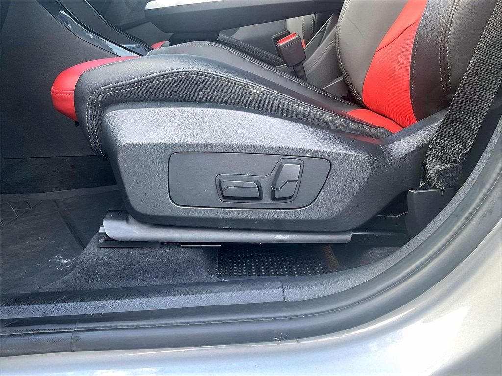Used 2024 Silver BMW xDrive28i image 27