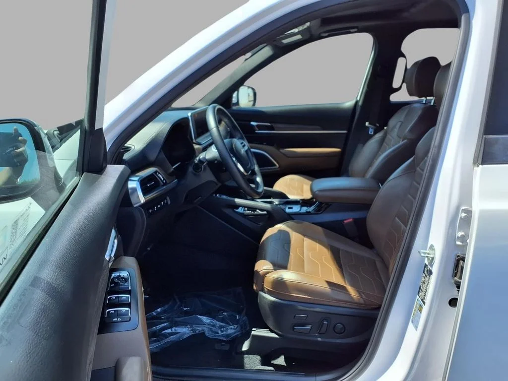 Used 2022 White Kia SX image 21