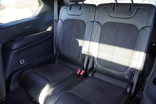 Used 2023 White Jeep Altitude image 18