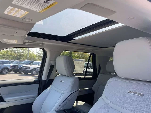 New 2026 Star White Metallic Tri-Coat Ford Platinum image 13