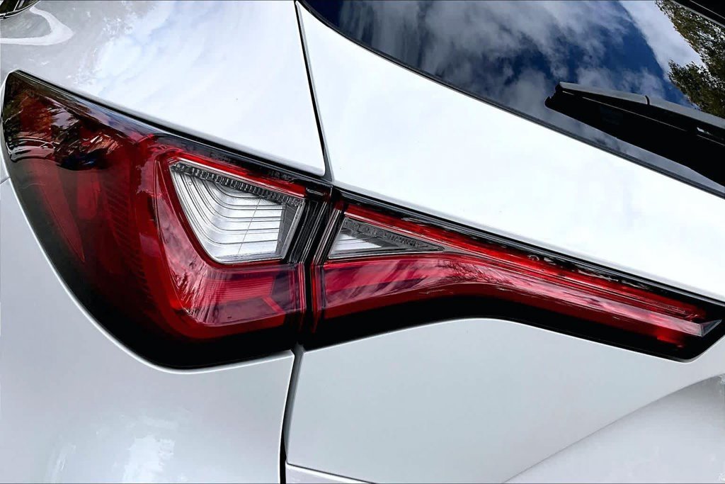Used 2023 White Acura Technology image 29