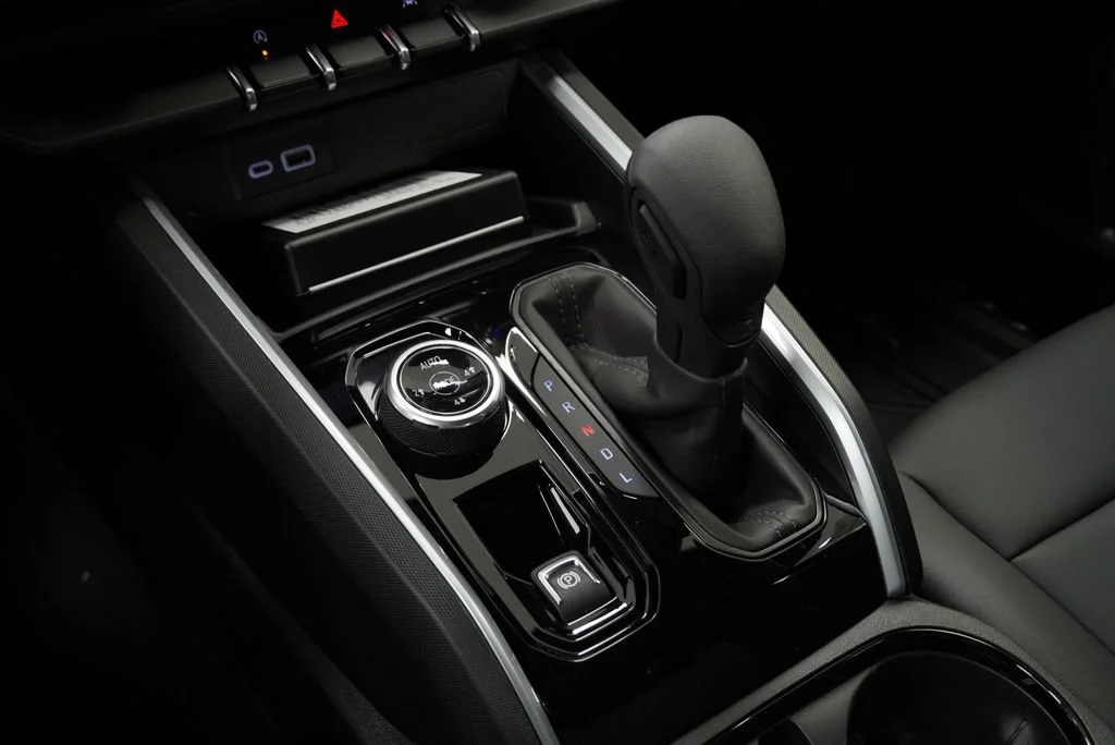 New 2026 Sterling Gray Metallic Chevrolet Trail Boss image 17