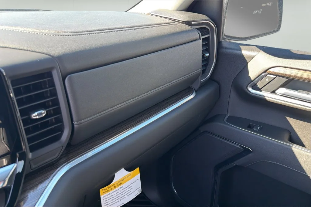 New 2026 Summit White Chevrolet LT image 29
