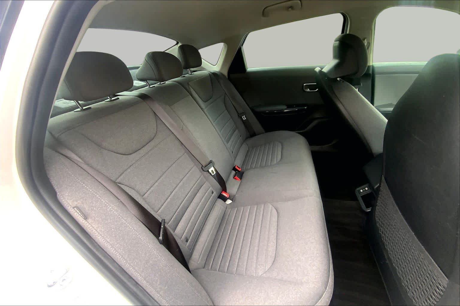 Used 2025 Snow White Pearl Kia EX image 19