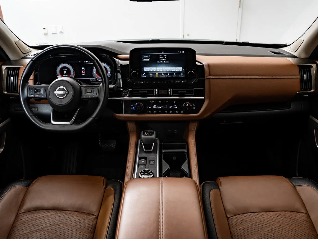Used 2023 Obsidian Green Pearl Nissan Platinum image 35
