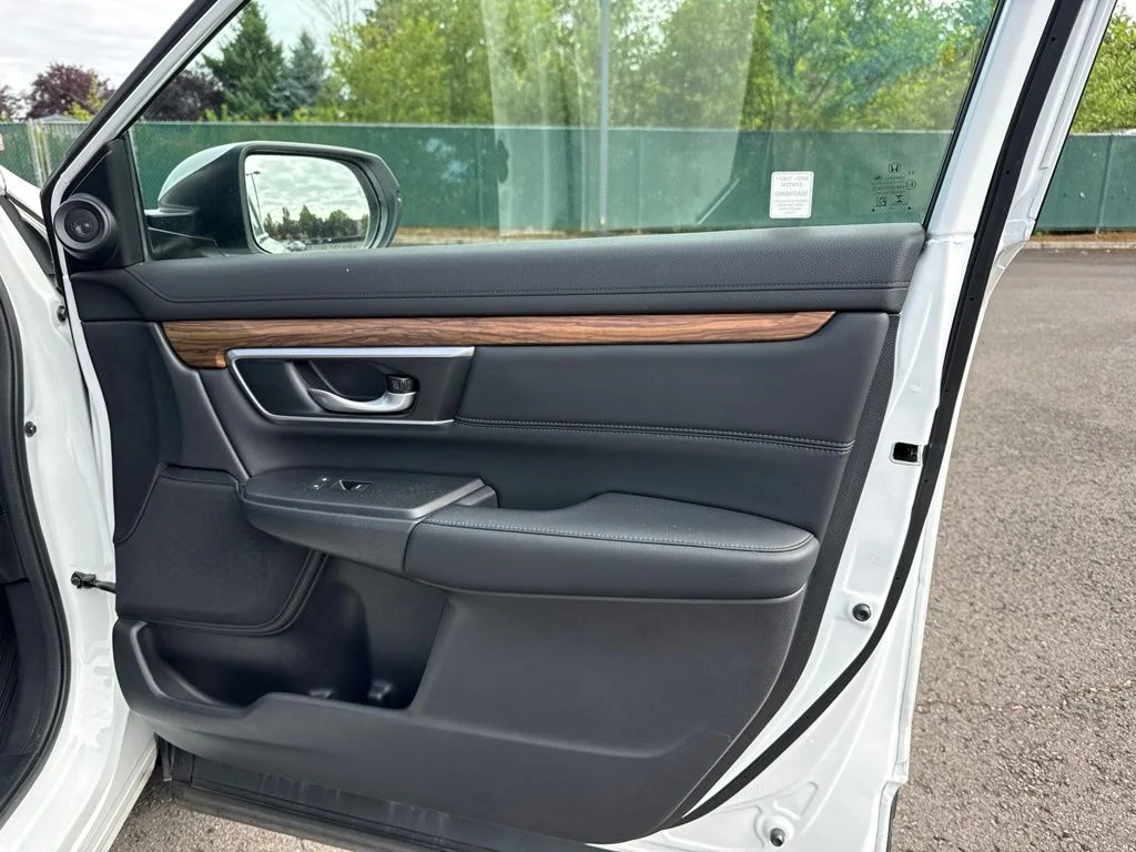 Used 2019 Platinum White Pearl Honda Touring image 25