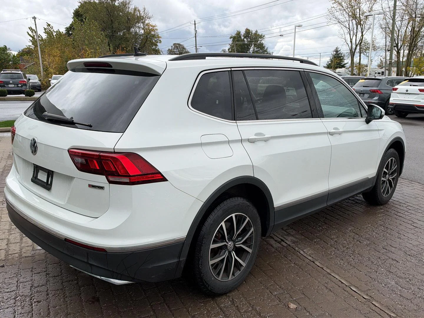 Used 2021 Pure White Volkswagen SE image 6