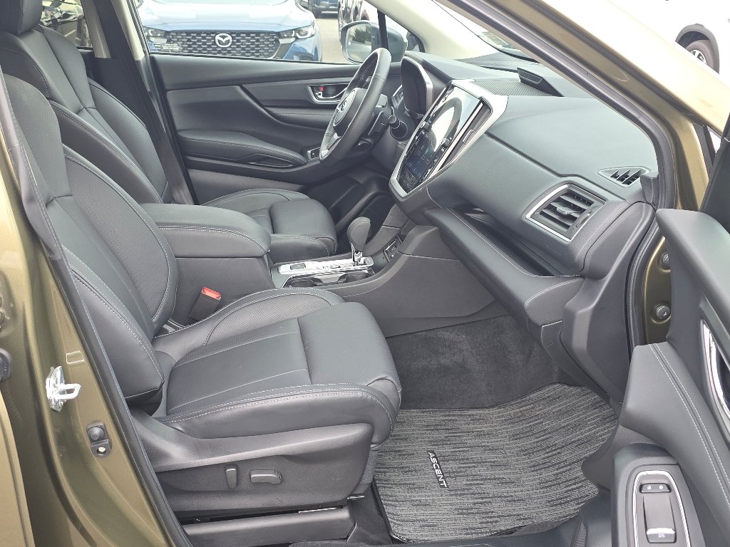 Used 2025 Autumn Green Metallic Subaru Limited image 22